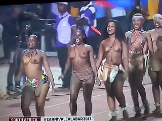 カラバルカーニバル2017で南アフリカの文化ダンス