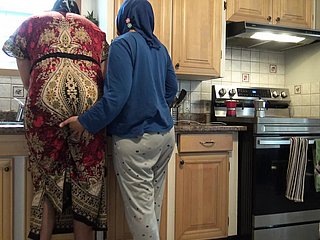 Pasangan inverted Arab asli di Marseille