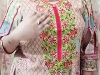 Hot Desi Pakistani, collégiale baisée durement dans l'auberge par laddie petit ami