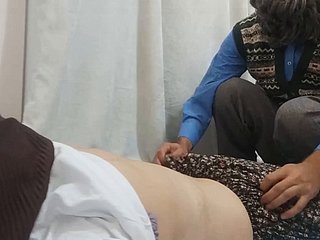 De bebaarde pedagogue neukt de Arabische vrouw Turkse porno