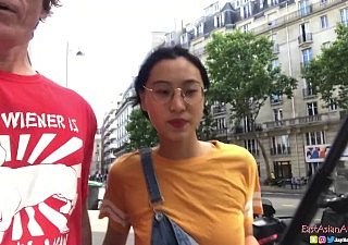 Chinese Aziatische juni Liu Creampie - Spicygum neukt de Amerikaanse panhandler in Paris X Jay Shoal Grants