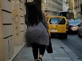 BBW cammina per shivering strada (Francia)