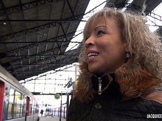 法国的色情电影 - 塞布丽娜chaude martiniquaise